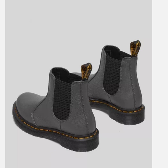 Dr. Martens 2976 Women US 10 Gray Virginia Leather Chelsea Boots New with tags - Picture 15 of 15